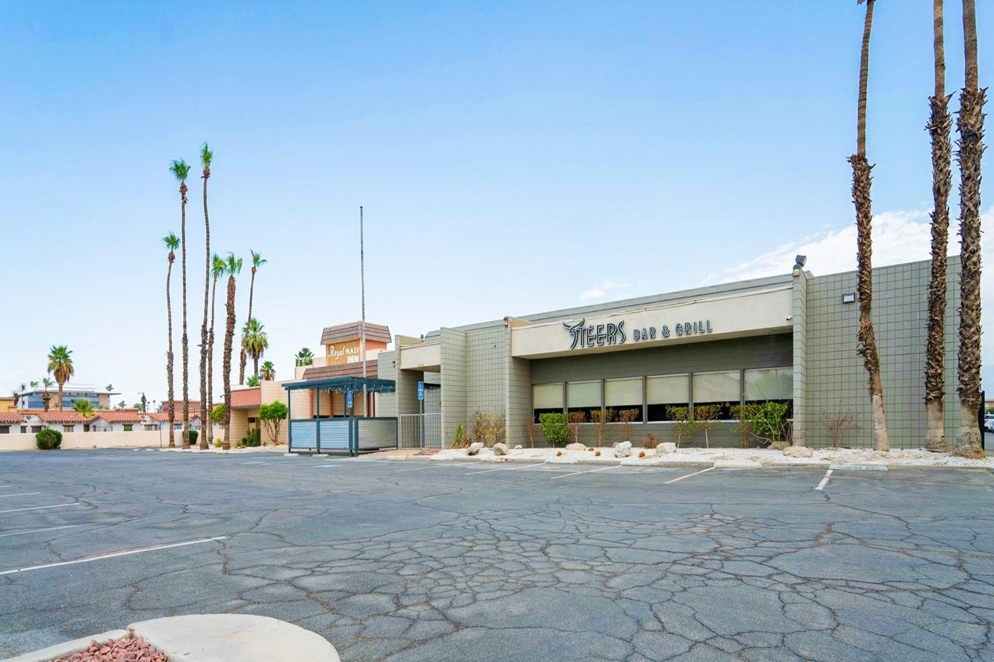 Royal Plaza Inn Indio Dış mekan fotoğraf