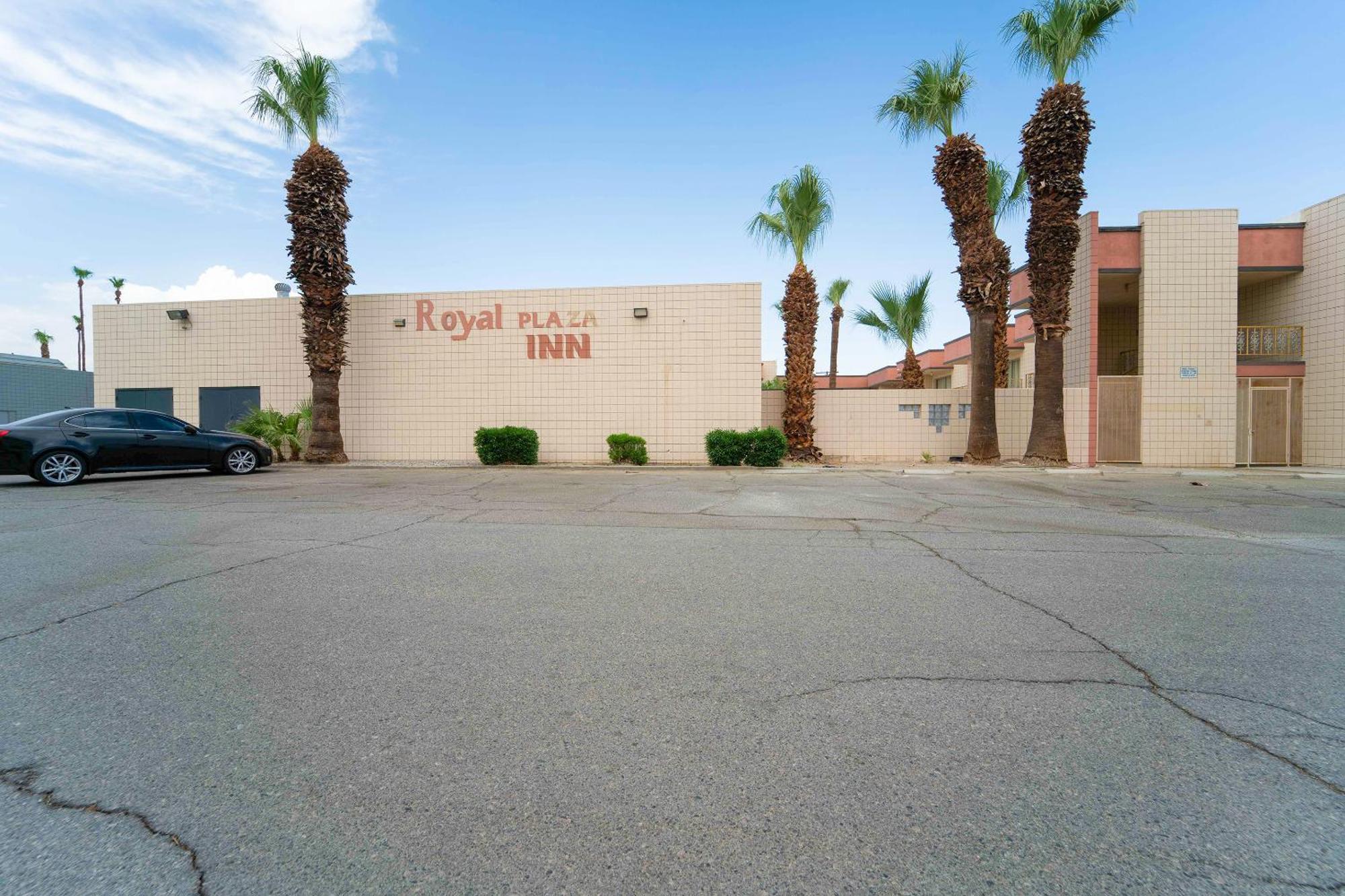 Royal Plaza Inn Indio Dış mekan fotoğraf